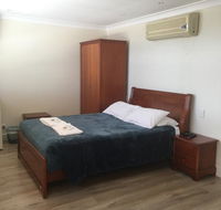 Aussie Hotel  Motel - Schoolies Week Accommodation