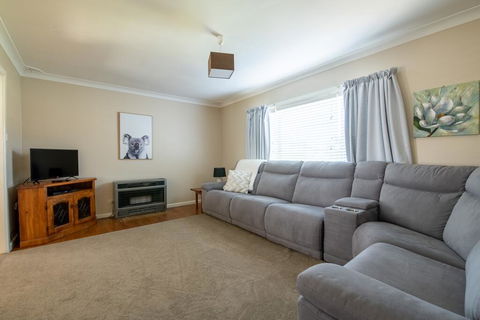 Autumn St - Trendy East Orange - Near CBD - Schoolies Week Accommodation 2