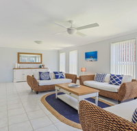 Azure Waters - perfectly positioned with ocean views - Schoolies Week Accommodation