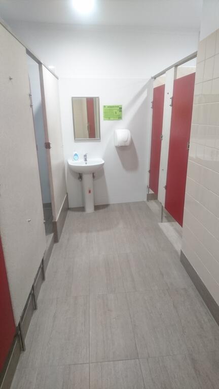 Backpackers Imperial Hotel - Schoolies Week Accommodation 2