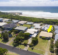 Bailey's Beach House - Schoolies Week Accommodation