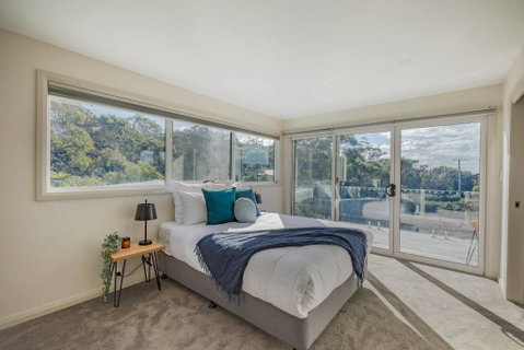 Baileys Beach House - Schoolies Week Accommodation 1