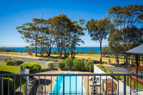 Ballingalla Apartments - By The Golf Course - Schoolies Week Accommodation 0
