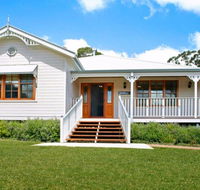Ballogie Lodge - a quality timeless retreat - Schoolies Week Accommodation