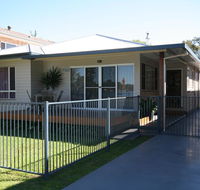 BANYANDAH 557 Ocean Drive NH - Schoolies Week Accommodation
