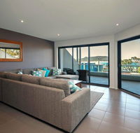 Barefoot Bliss  Fingal Bay - Schoolies Week Accommodation
