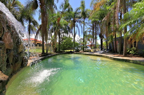 Bargara Gardens Boutique Villas - Schoolies Week Accommodation 1