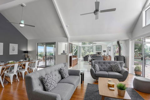 Baringa - Noosa Hinterland - Schoolies Week Accommodation 0