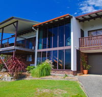Barrels Beach House 28 Dulconghi Street - Schoolies Week Accommodation
