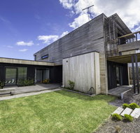 Bay Retreat - Schoolies Week Accommodation