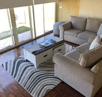 Bayview no 1 - Next to the Beach - Schoolies Week Accommodation
