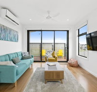 Beach  Golf Stays Australia - Schoolies Week Accommodation