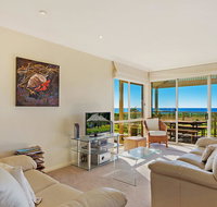 Beach Breakers Apartment - Stunning Views - Schoolies Week Accommodation