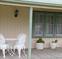 Beach Holiday Cottage - Schoolies Week Accommodation