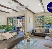 BEACH HOME ENCHANTED STAY CONNECT with NATURE - Schoolies Week Accommodation