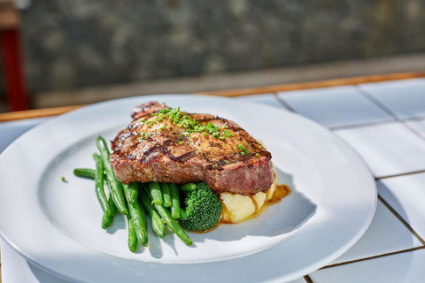 Beach Road Hotel - Schoolies Week Accommodation 1