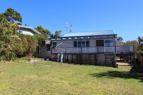 Beach Shack On Calton - Schoolies Week Accommodation 1