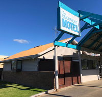 Beachfront Motel - Schoolies Week Accommodation