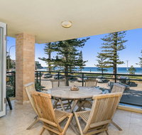 Beachfront on Golden Mile - Schoolies Week Accommodation