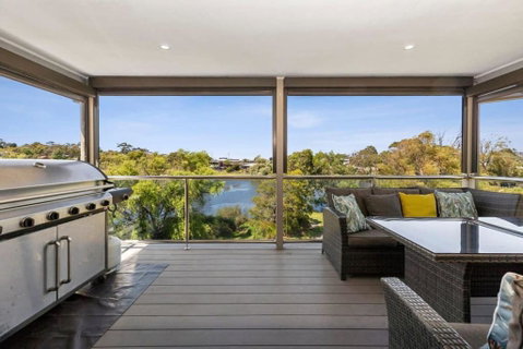 Riviera Lakeside With Uninterrupted Water Views - Schoolies Week Accommodation 3