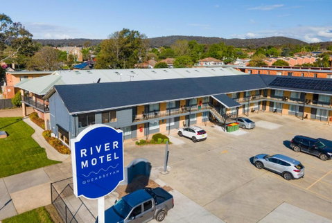 River Motel - Schoolies Week Accommodation 0