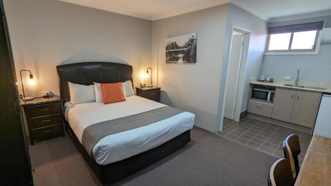 River Motel - Schoolies Week Accommodation 2