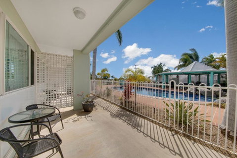 Reef Adventureland Motor Inn - Schoolies Week Accommodation 1