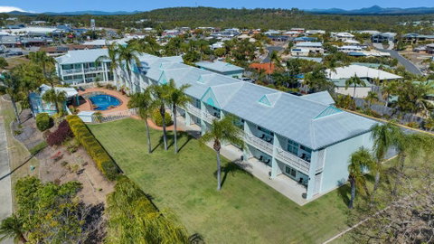 Reef Adventureland Motor Inn - Schoolies Week Accommodation 0