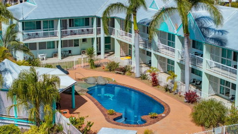 Reef Adventureland Motor Inn - Schoolies Week Accommodation 3