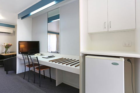 Reef Resort Motel - Schoolies Week Accommodation 1