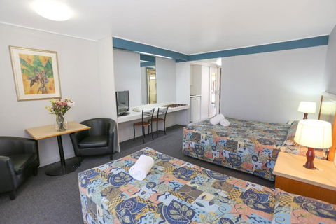 Reef Resort Motel - Schoolies Week Accommodation 2