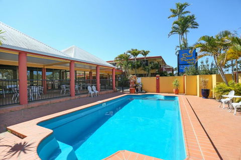 Reef Resort Motel - Schoolies Week Accommodation 0
