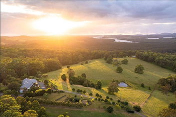 Regatta Park: Where The Land Meets The Sea with Schoolies Week Accommodation