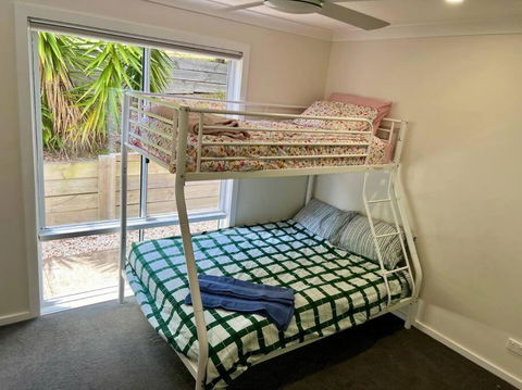 Relax And Reconnect At MaluaBay - Schoolies Week Accommodation 3