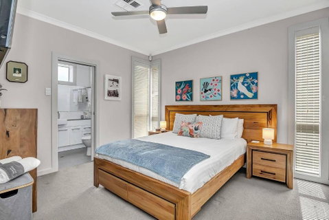 Relaxing Getaway Steps From Grange Beach - Schoolies Week Accommodation 3