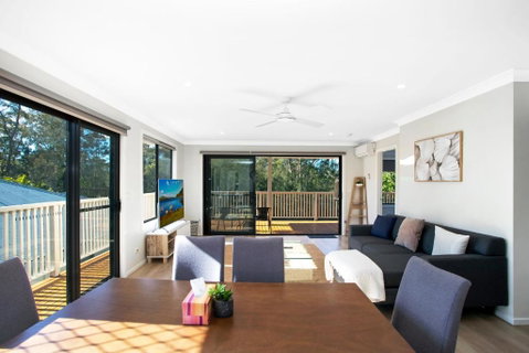 Renovated Coastal Getaway With Water Views - Schoolies Week Accommodation 2