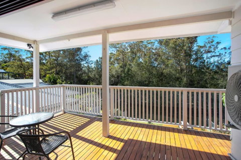 Renovated Coastal Getaway With Water Views - Schoolies Week Accommodation 1