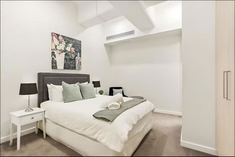 Renovated Warehouse Conversion In Heart Of Sydney - Schoolies Week Accommodation 3