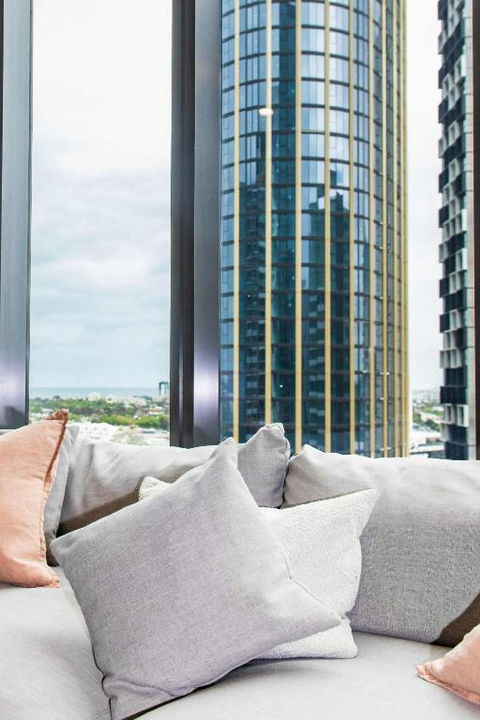 Resort Style Living 2 Bed Apt With Pool BBQ - Schoolies Week Accommodation 1