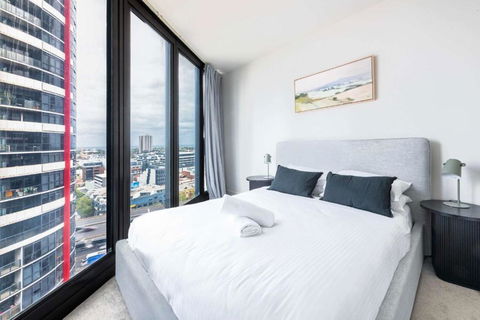 Resort Style Living 2 Bed Apt With Pool BBQ - Schoolies Week Accommodation 3