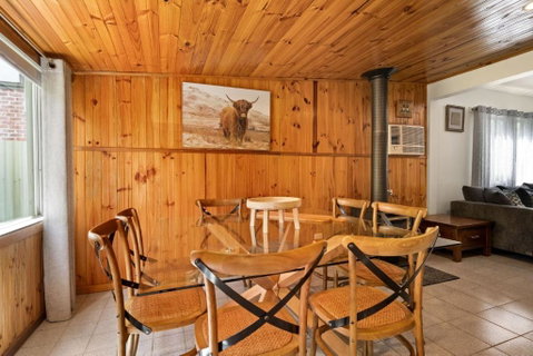 Rest & Relaxation - Schoolies Week Accommodation 3