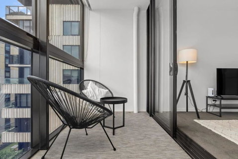 Richmond Premium Escape - Walk To The MCG - Schoolies Week Accommodation 1
