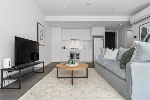Richmond Premium Escape - Walk To The MCG - Schoolies Week Accommodation 0