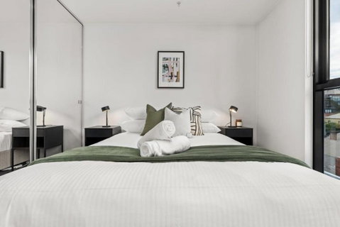 Richmond Premium Escape - Walk To The MCG - Schoolies Week Accommodation 2