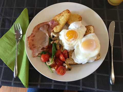 Rickaty On Blackwood - Schoolies Week Accommodation 3