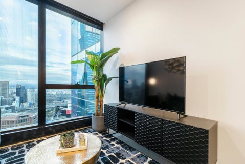Ritzy Apartment In Iconic Australia 108 With Views - Schoolies Week Accommodation 3