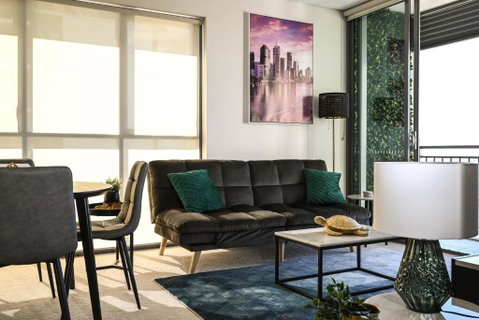 River View Apartment In Brisbane With Parking - Schoolies Week Accommodation 0