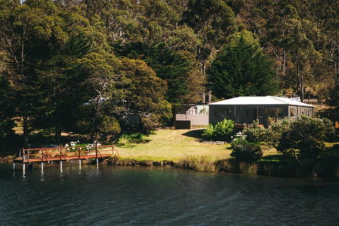 Rivers Edge Retreat - Schoolies Week Accommodation 1