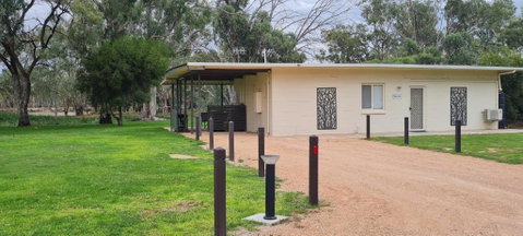 Riversands Rest Accommodation Paringa - River Box Cottage - Schoolies Week Accommodation 2
