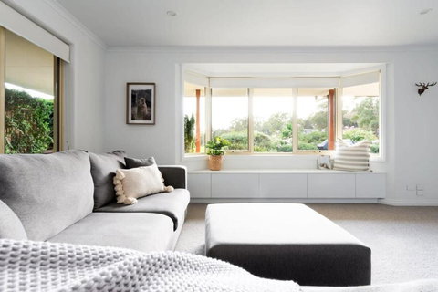 Riverside Farm Stay - Schoolies Week Accommodation 1